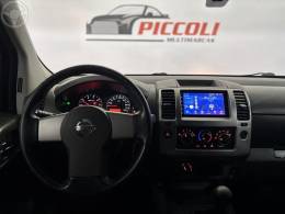 NISSAN - FRONTIER 2.5 SE ATTACK 4X4 CD TURBO ELETRONIC DIESEL 4P MANUAL - 2014/2014 - BRANCA - R$ 96.900,00