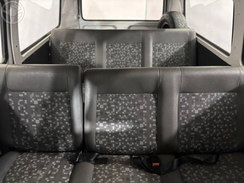 VOLKSWAGEN - KOMBI 1.4 MI STD 8V FLEX 4P MANUAL - 2009/2009 - BRANCA - R$ 69.900,00