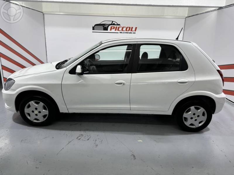 CHEVROLET - CELTA 1.0 MPFI LT 8V FLEX 4P MANUAL - 2013/2014 - BRANCA - R$ 34.900,00