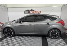FORD - FOCUS 2.0 TITANIUM HATCH 16V FLEX 4P AUTOMÁTICO - 2015/2015 - CINZA - R$ 59.900,00