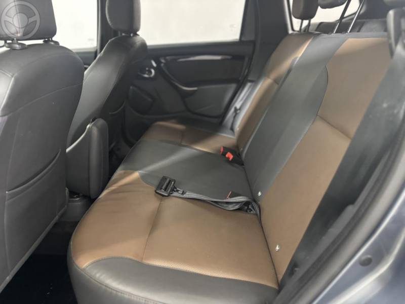 RENAULT - DUSTER 2.0 DYNAMIQUE 4X2 16V FLEX 4P AUTOMÁTICO - 2018/2019 - CINZA - R$ 75.900,00