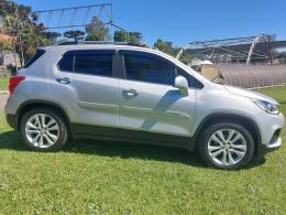 CHEVROLET - TRACKER - 2017/2018 - Prata - R$ 96.900,00