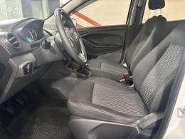 FORD - KA 1.0 SE PLUS 12V FLEX 4P MANUAL - 2016/2017 - BRANCA - R$ 41.900,00