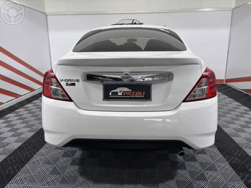 NISSAN - VERSA 1.6 16V FLEXSTART V-DRIVE PREMIUM XTRONIC - 2021/2021 - BRANCA - R$ 64.900,00