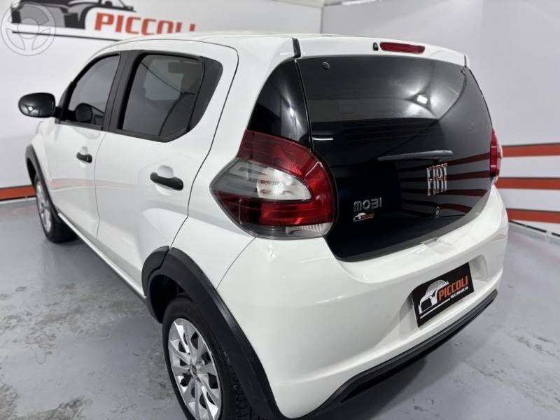 FIAT - MOBI 1.0 8V EVO FLEX LIKE. MANUAL - 2022/2023 - BRANCA - R$ 51.900,00