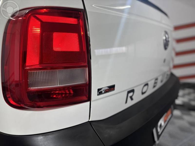 VOLKSWAGEN - SAVEIRO 1.6 MSI ROBUST CS 8V FLEX 2P MANUAL - 2023/2023 - BRANCA - R$ 73.900,00