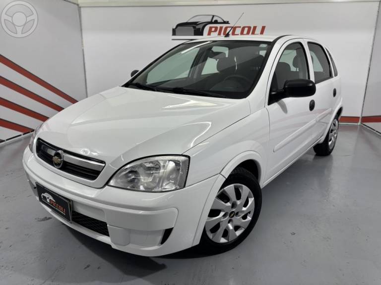 CHEVROLET - CORSA 1.4 MPFI MAXX 8V FLEX 4P MANUAL - 2011/2012 - BRANCA - R$ 34.900,00