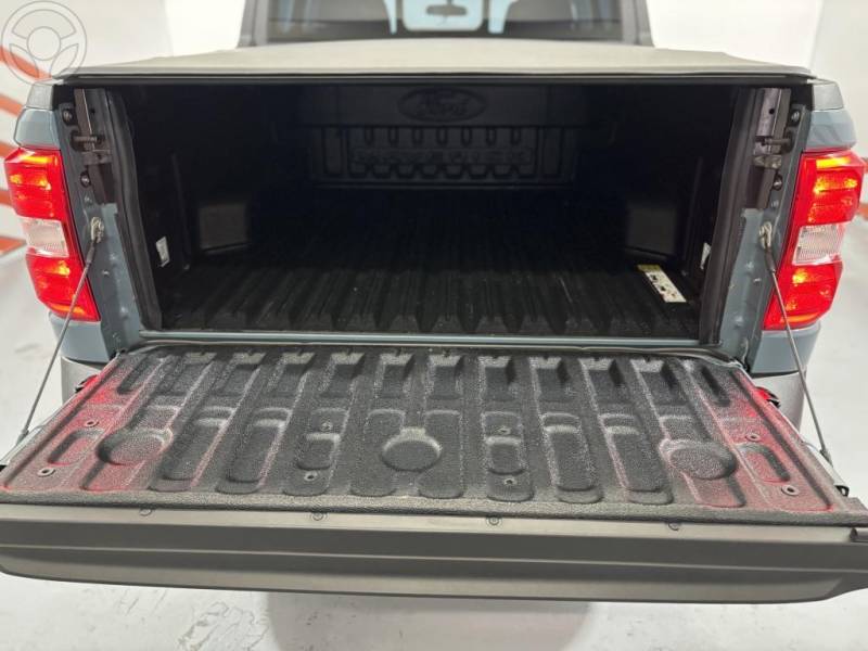 FORD - MAVERICK 2.0 LARIAT FX4 ECOBOOST AUTOMÁTICO - 2023/2023 - AZUL - R$ 177.900,00