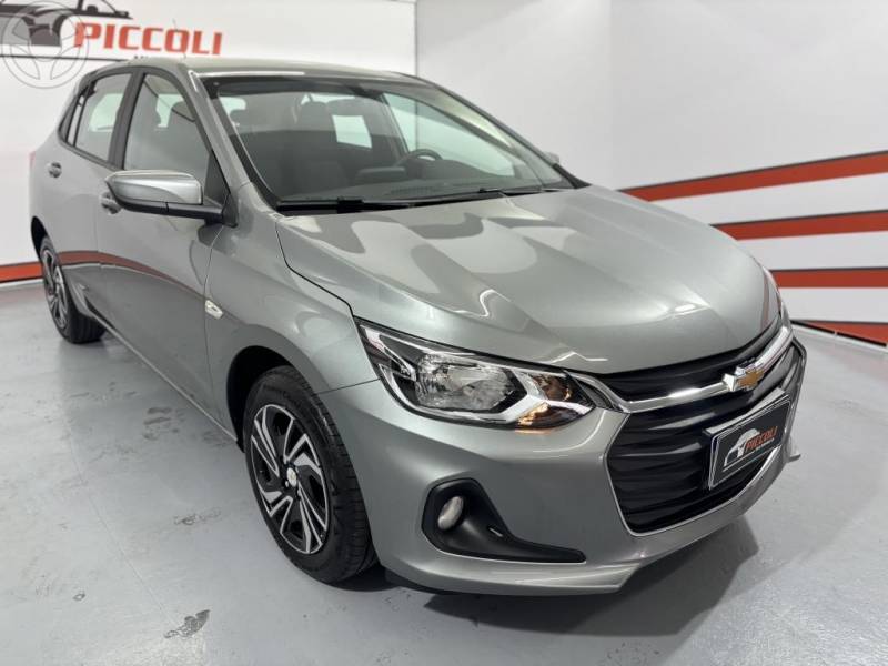 CHEVROLET - ONIX 1.0 LT2 FLEX 4P MANUAL - 2024/2025 - PRATA - R$ 76.500,00