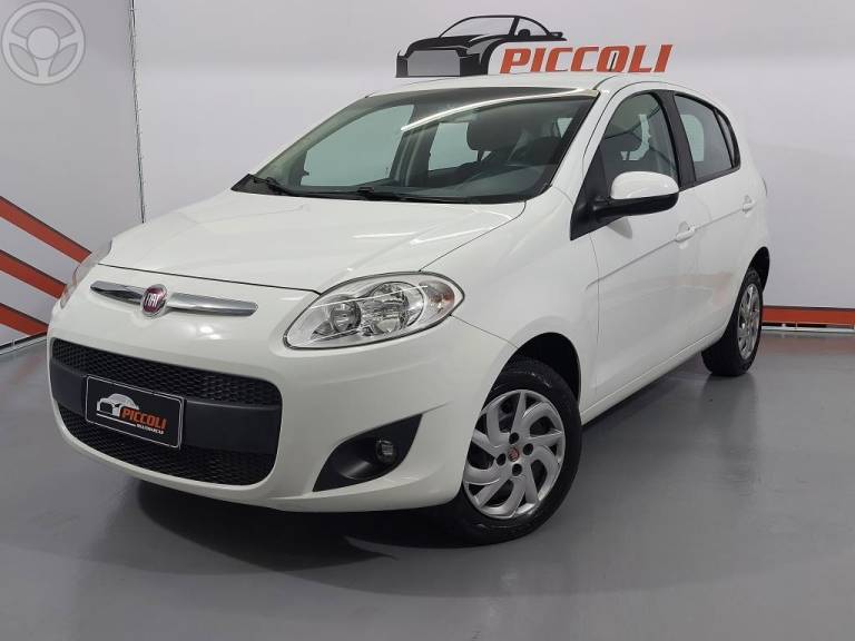 FIAT - PALIO 1.4 MPI ATTRACTIVE 8V FLEX 4P MANUAL - 2016/2017 - BRANCA - R$ 46.900,00