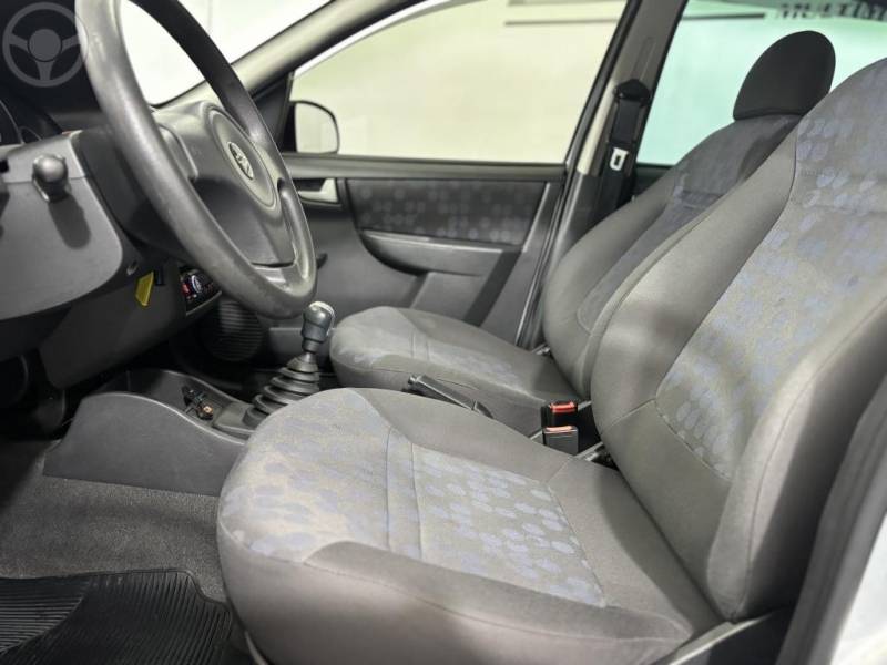 CHEVROLET - CELTA 1.0 MPFI SUPER 8V FLEX 4P MANUAL - 2007/2008 - PRATA - R$ 23.500,00