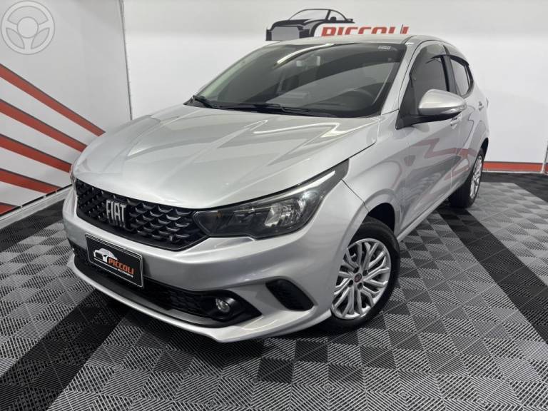 FIAT - ARGO 1.0 FIREFLY FLEX DRIVE MANUAL - 2021/2022 - PRATA - R$ 59.900,00