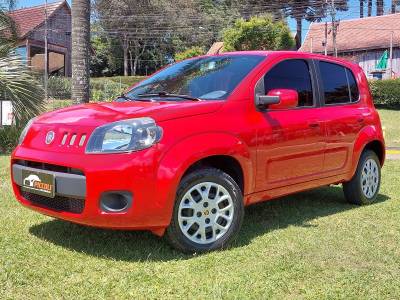 FIAT - UNO - 2015/2016 - Vermelha - R$ 35.900,00