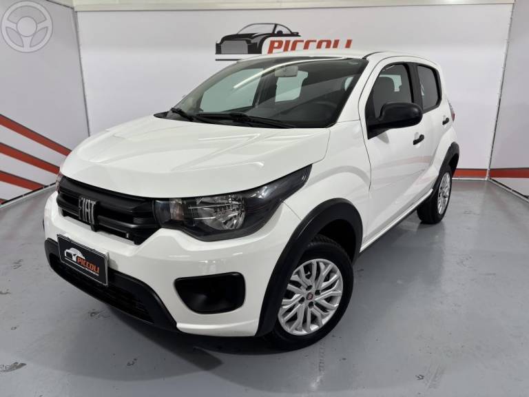 FIAT - MOBI 1.0 8V EVO FLEX LIKE. MANUAL - 2022/2023 - BRANCA - R$ 53.900,00