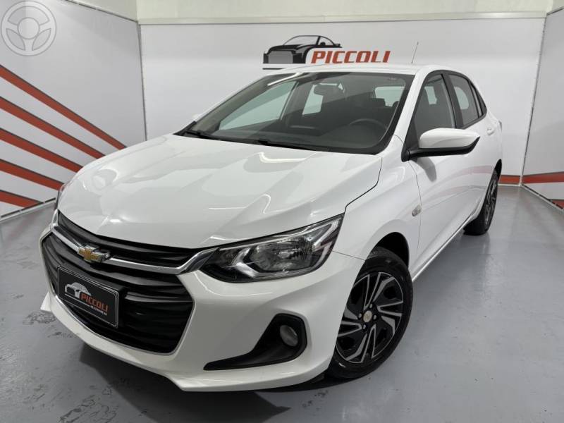 CHEVROLET - ONIX 1.0 LT2 FLEX 4P MANUAL - 2023/2024 - BRANCA - R$ 69.900,00