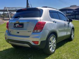 CHEVROLET - TRACKER - 2017/2018 - Prata - R$ 96.900,00