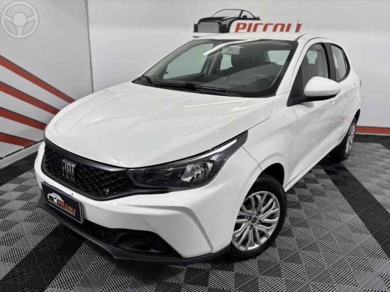 FIAT - ARGO 1.0 FIREFLY FLEX DRIVE MANUAL - 2023/2024 - BRANCA - R$ 69.900,00