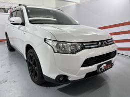 MITSUBISHI - OUTLANDER 3.0 GT 4X4 V6 24V 4P AUTOMÁTICO - 2014/2014 - BRANCA - R$ 76.900,00