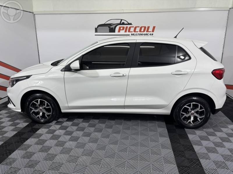 FIAT - ARGO 1.0 FIREFLY FLEX DRIVE MANUAL - 2018/2019 - BRANCA - R$ 54.900,00