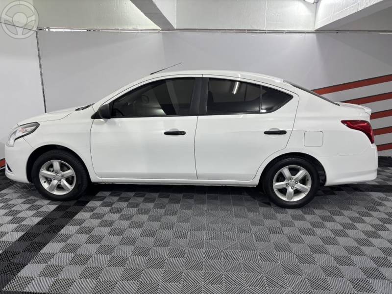 NISSAN - VERSA 1.6 16V FLEXSTART V-DRIVE PREMIUM XTRONIC - 2021/2021 - BRANCA - R$ 64.900,00