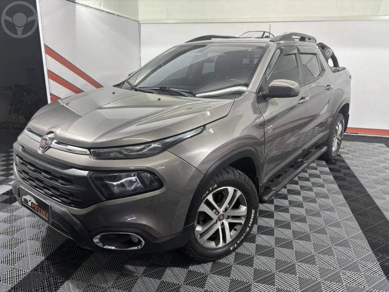 FIAT - TORO 2.0 16V TURBO DIESEL FREEDOM 4WD MANUAL - 2020/2020 - CINZA - R$ 102.900,00