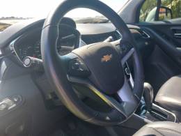 CHEVROLET - TRACKER - 2017/2018 - Prata - R$ 96.900,00