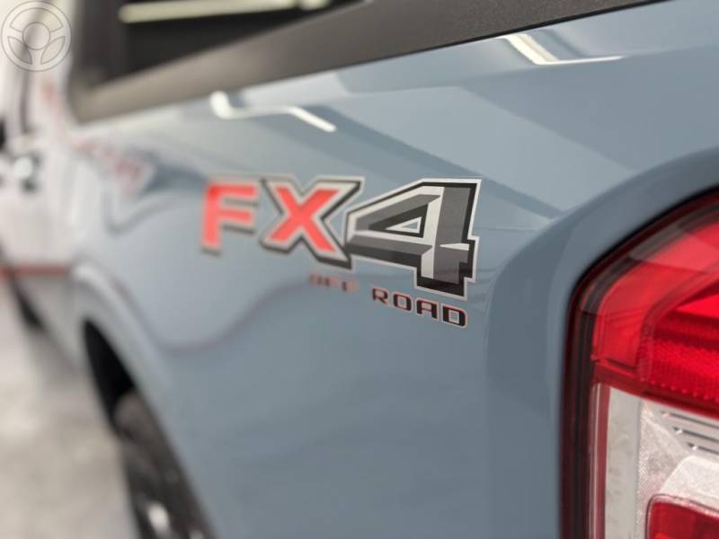 FORD - MAVERICK 2.0 LARIAT FX4 ECOBOOST AUTOMÁTICO - 2023/2023 - AZUL - R$ 177.900,00
