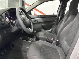 RENAULT - KWID 1.0 12V SCE FLEX ZEN MANUAL - 2023/2024 - PRATA - R$ 52.900,00