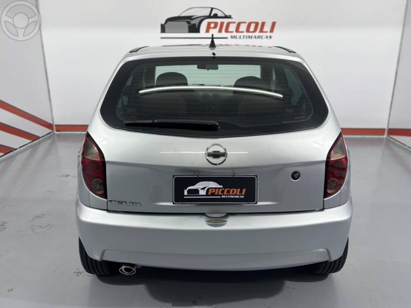 CHEVROLET - CELTA 1.0 MPFI SUPER 8V FLEX 4P MANUAL - 2007/2008 - PRATA - R$ 23.500,00