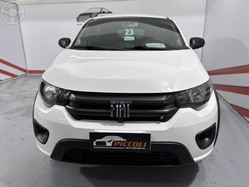 FIAT - MOBI 1.0 8V EVO FLEX LIKE. MANUAL - 2022/2023 - BRANCA - R$ 52.900,00