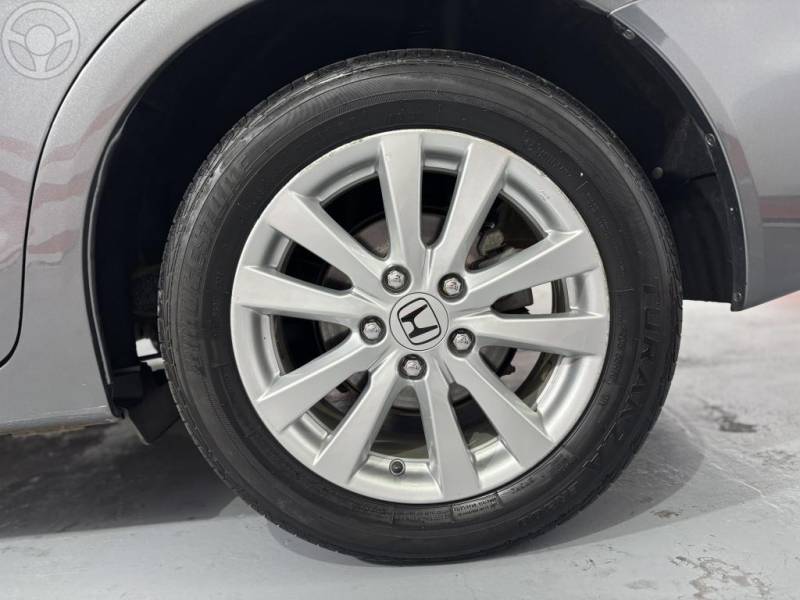 HONDA - CIVIC 2.0 LXR 16V FLEX 4P AUTOMÁTICO - 2013/2014 - CINZA - R$ 77.900,00