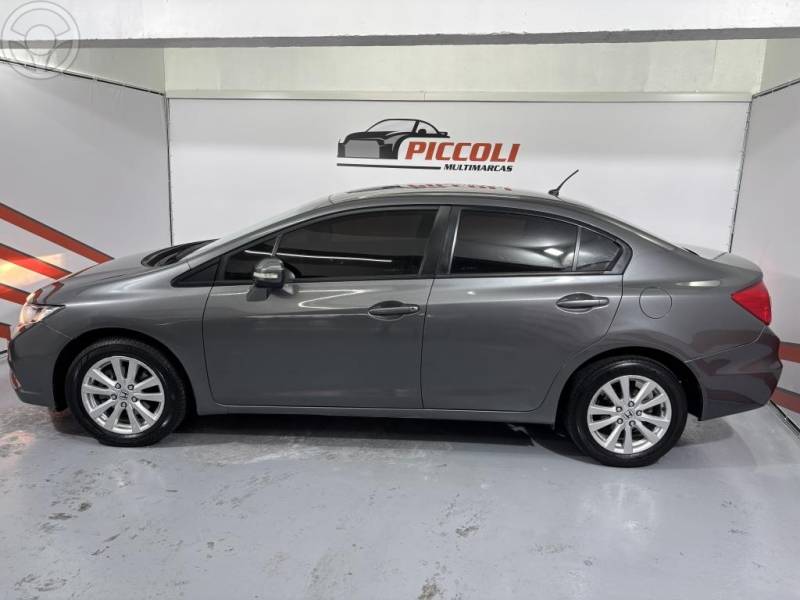HONDA - CIVIC 2.0 LXR 16V FLEX 4P AUTOMÁTICO - 2013/2014 - CINZA - R$ 77.900,00