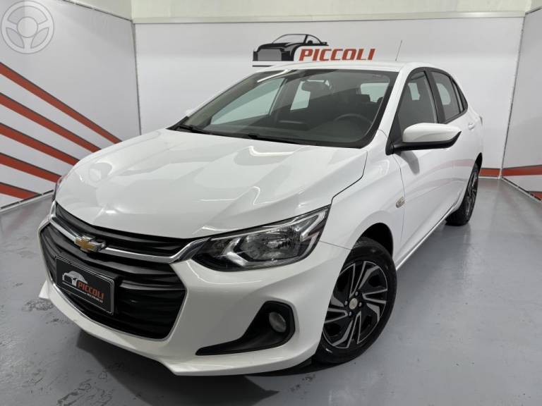 CHEVROLET - ONIX 1.0 LT2 FLEX 4P MANUAL - 2023/2024 - BRANCA - R$ 69.900,00