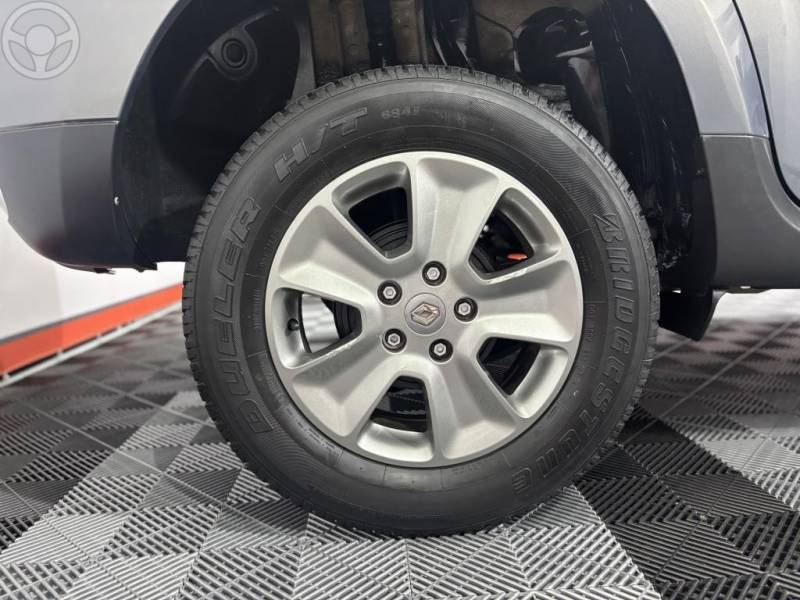 RENAULT - DUSTER 2.0 DYNAMIQUE 4X2 16V FLEX 4P AUTOMÁTICO - 2018/2019 - CINZA - R$ 75.900,00