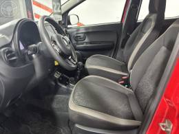 FIAT - MOBI 1.0 TREKKING 8V FLEX 4P MANUAL - 2021/2022 - VERMELHA - R$ 57.900,00