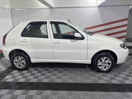 FIAT - PALIO 1.0 MPI FIRE CELEBRATION 8V FLEX 4P MANUAL - 2015/2016 - BRANCA - R$ 35.500,00