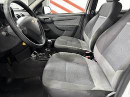 CHEVROLET - CELTA 1.0 MPFI VHC SPIRIT 8V FLEX 4P MANUAL - 2013/2014 - BRANCA - R$ 35.500,00