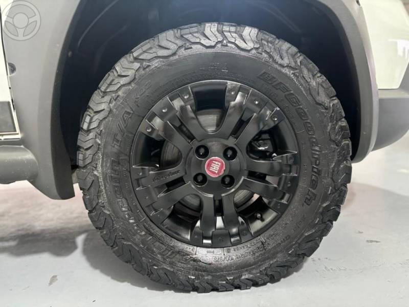 FIAT - STRADA 1.8 MPI ADVENTURE LOCKER CD 16V FLEX 2P MANUAL - 2011/2011 - BRANCA - R$ 54.900,00