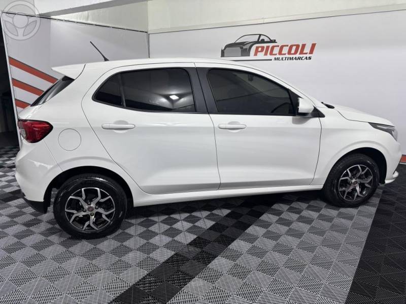 FIAT - ARGO 1.0 FIREFLY FLEX DRIVE MANUAL - 2018/2019 - BRANCA - R$ 54.900,00