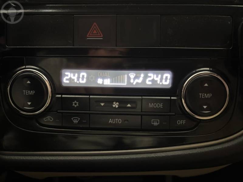 MITSUBISHI - OUTLANDER 3.0 GT 4X4 V6 24V 4P AUTOMÁTICO - 2014/2014 - BRANCA - R$ 76.900,00