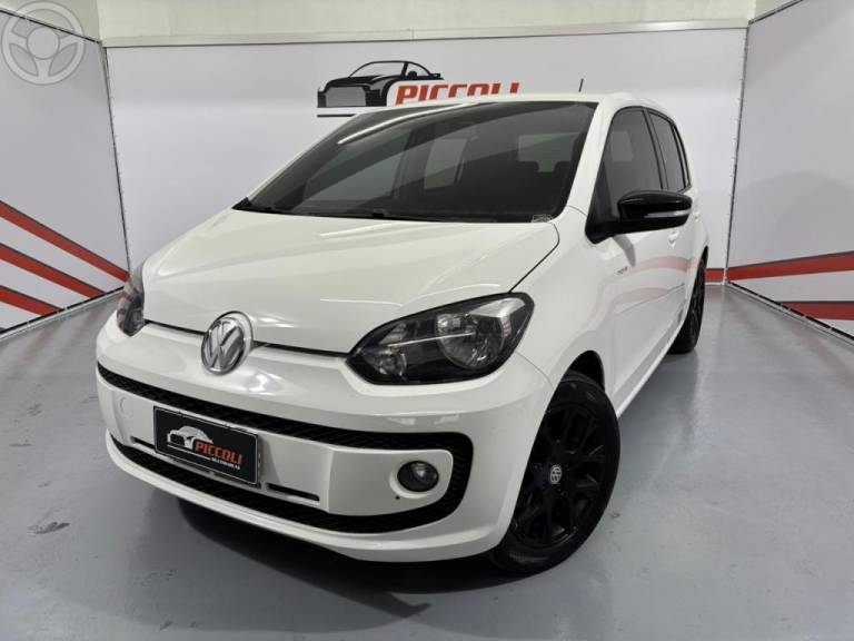 VOLKSWAGEN - UP 1.0 TSI MOVE UP 12V FLEX 4P MANUAL - 2016/2017 - BRANCA - R$ 61.900,00