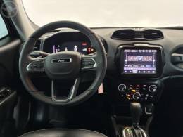 JEEP - RENEGADE 1.3 LONGITUDE T270 TURBO FLEX 4P AUTOMÁTICO - 2022/2023 - PRETA - R$ 112.900,00