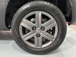 RENAULT - KWID 1.0 12V SCE FLEX ZEN MANUAL - 2023/2024 - PRATA - R$ 52.900,00