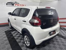 FIAT - MOBI 1.0 8V EVO FLEX LIKE. MANUAL - 2022/2023 - BRANCA - R$ 52.900,00