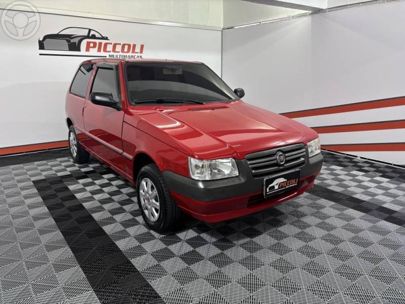 FIAT - UNO 1.0 MPI LE WAY ECONOMY 8V FLEX 2P MANUAL - 2012/2013 - VERMELHA - R$ 26.900,00