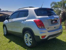 CHEVROLET - TRACKER - 2017/2018 - Prata - R$ 96.900,00