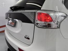 MITSUBISHI - OUTLANDER 3.0 GT 4X4 V6 24V 4P AUTOMÁTICO - 2014/2014 - BRANCA - R$ 75.900,00