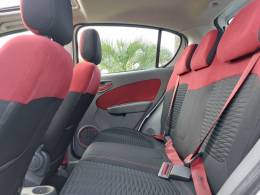 FIAT - PALIO - 2015/2016 - Branca - R$ 47.900,00