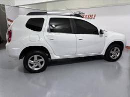 RENAULT - DUSTER 2.0 DYNAMIQUE 4X2 16V FLEX 4P MANUAL - 2014/2015 - BRANCA - R$ 56.900,00