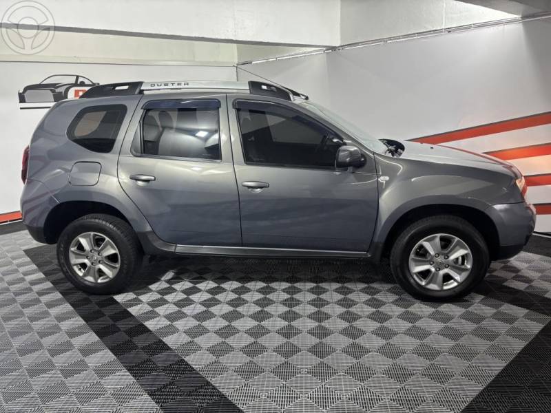 RENAULT - DUSTER 2.0 DYNAMIQUE 4X2 16V FLEX 4P AUTOMÁTICO - 2018/2019 - CINZA - R$ 75.900,00